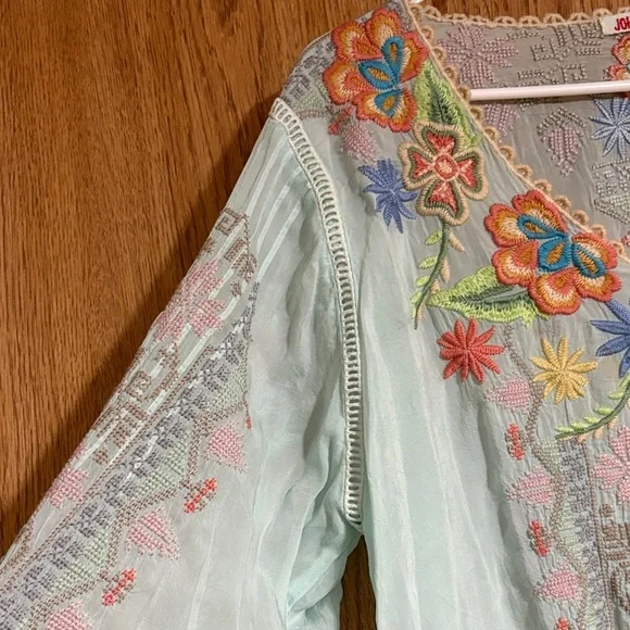 JHONY WAS Floral Embroidered Women's Top - Picture 8 of 16